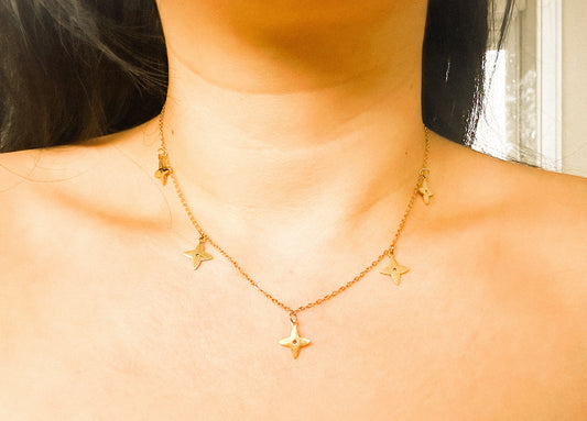 Colar Trevo Dourado Flat Pingentes